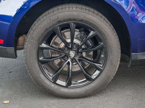 Used 2023 Porsche Macan image 11