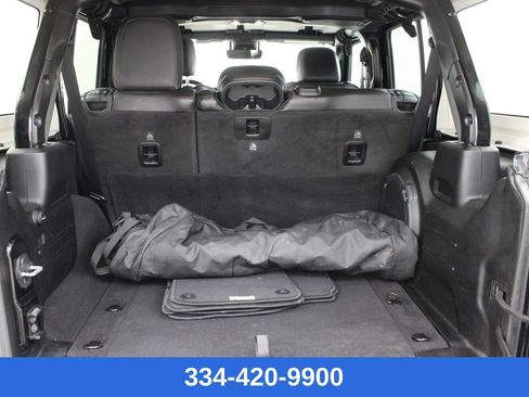 Used 2021 Jeep Wrangler Unlimited Sahara image 28