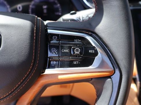 Used 2024 Jeep Grand Cherokee L Summit AWD/4WD image 18