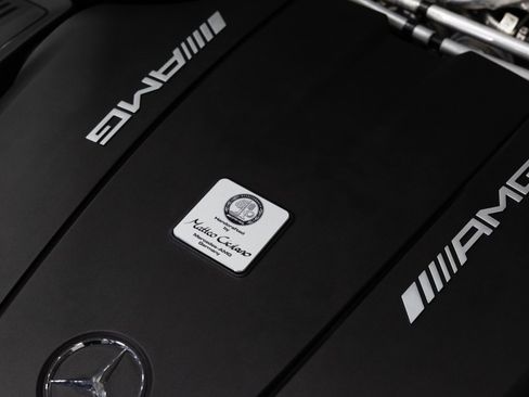 Used 2018 Mercedes-Benz AMG GT Roadster w/ Exclusive Interior Package image 25