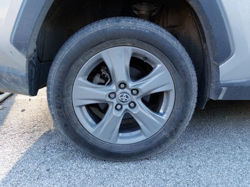 Used 2022 Toyota RAV4 XLE image 13