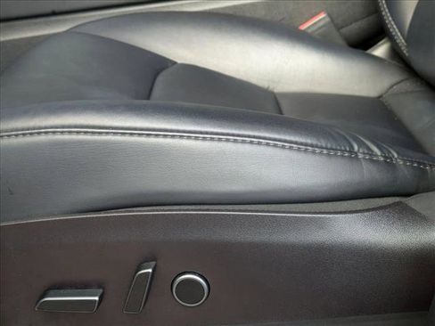 Used 2022 Tesla Model Y Performance image 4