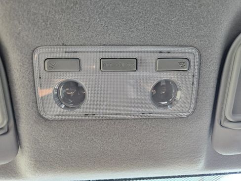 Used 2016 Toyota Yaris SE image 25