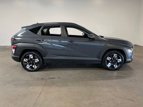 Used 2024 Hyundai Kona SEL FWD image 2