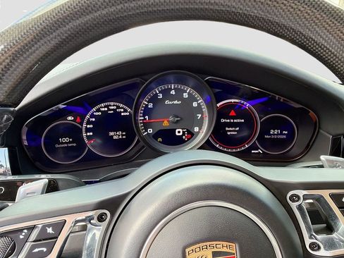 Used 2020 Porsche Cayenne Turbo image 44