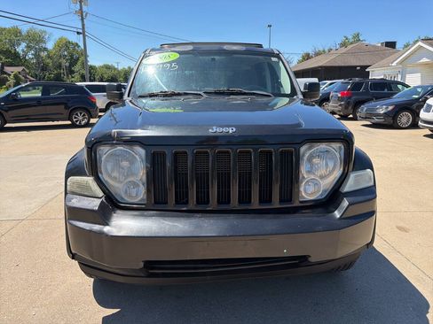 Used 2008 Jeep Liberty Sport w/ Popular Equipment Group AWD/4WD image 3