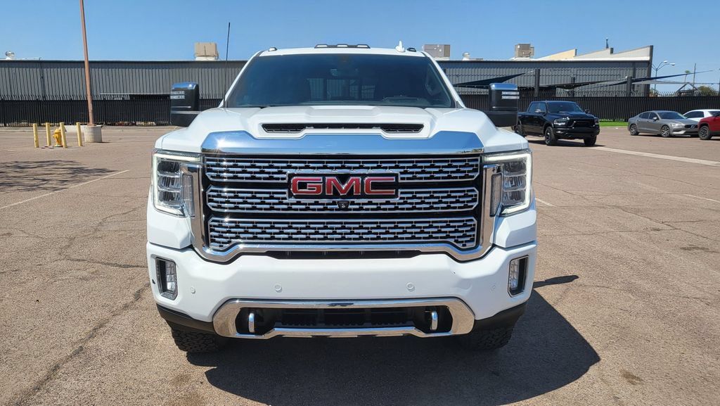 Used 2022 GMC Sierra 2500 Denali w/ Denali Ultimate Package AWD/4WD image 3