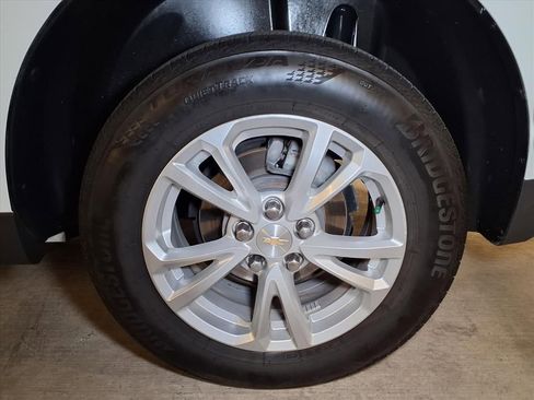 Used 2017 Chevrolet Equinox LT w/ Convenience Package image 18