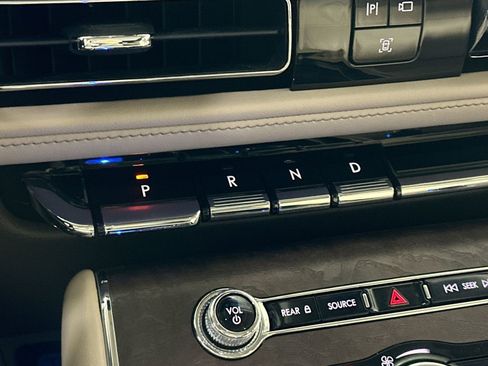 Used 2020 Lincoln Aviator Reserve w/ Equipment Group 201A image 24