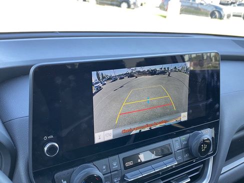 Used 2025 Toyota Grand Highlander AWD image 8