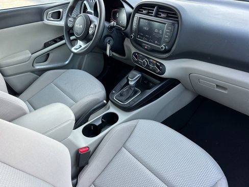 Used 2023 Kia Soul LX FWD image 15