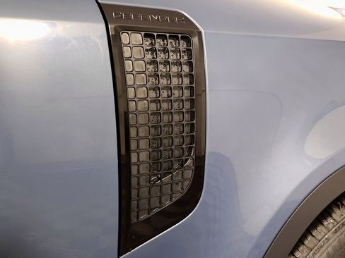 Used 2023 Land Rover Defender 90 S image 26