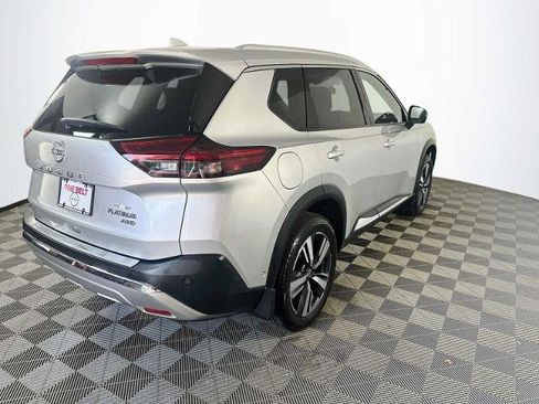Certified 2022 Nissan Rogue Platinum w/ Head-Up Display Package AWD/4WD image 4