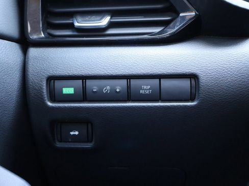 Used 2022 Nissan Sentra SV image 31