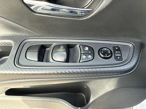 Certified 2024 Nissan Versa SV w/ Trunk Package image 17