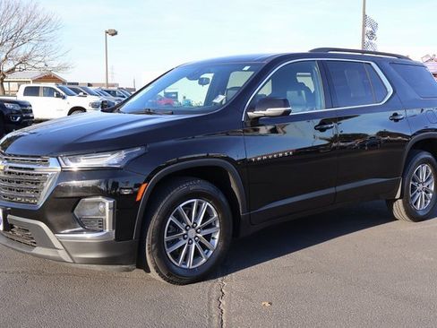 Used 2023 Chevrolet Traverse LT image 9