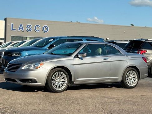Used 2013 Chrysler 200 Limited FWD image 1
