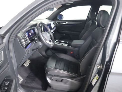 Used 2024 Volkswagen Atlas Cross Sport SEL R-Line image 19