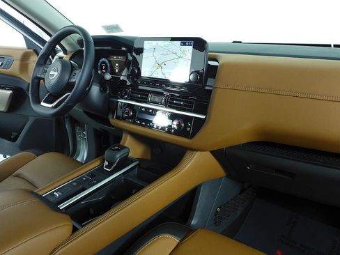 Used 2025 Nissan Pathfinder Platinum w/ Cargo Package FWD image 13