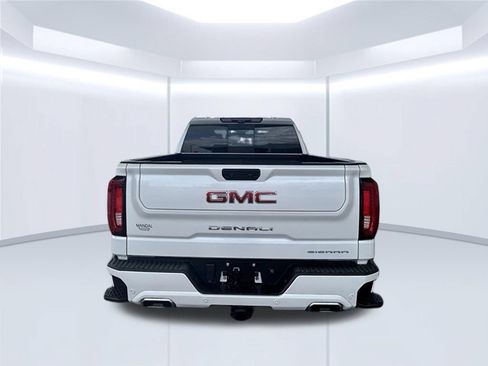 Used 2024 GMC Sierra 1500 Denali AWD/4WD image 8