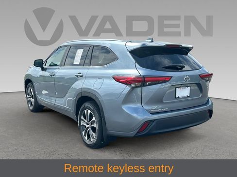 Used 2023 Toyota Highlander XLE FWD image 7