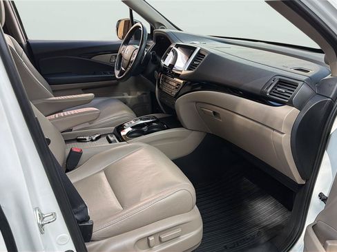 Used 2016 Honda Pilot Touring image 15