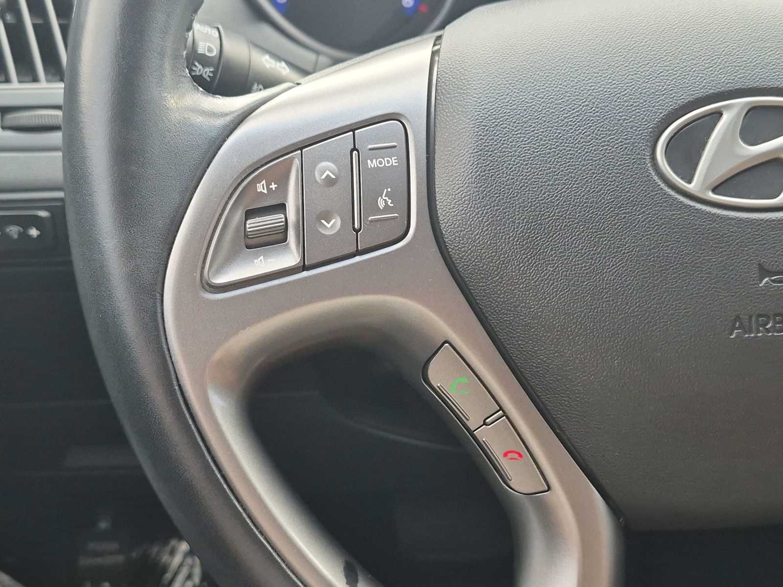 Used 2015 Hyundai Tucson Limited w/ Option Group 03 FWD image 24