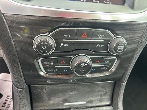 Used 2021 Chrysler 300 Touring L image 24