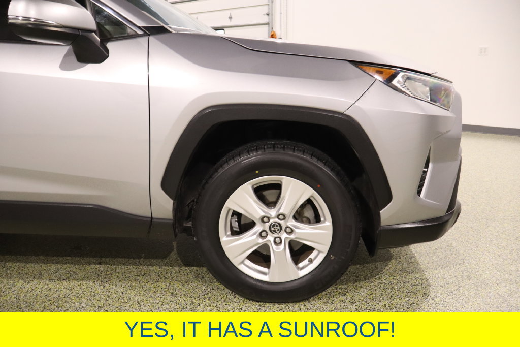 Used 2019 Toyota RAV4 XLE w/ Convenience Package FWD image 12