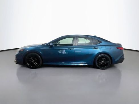 Used 2025 Toyota Camry SE w/ Convenience Package FWD image 6