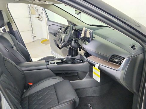 New 2026 Nissan Rogue Platinum w/ Platinum Premium Package image 40