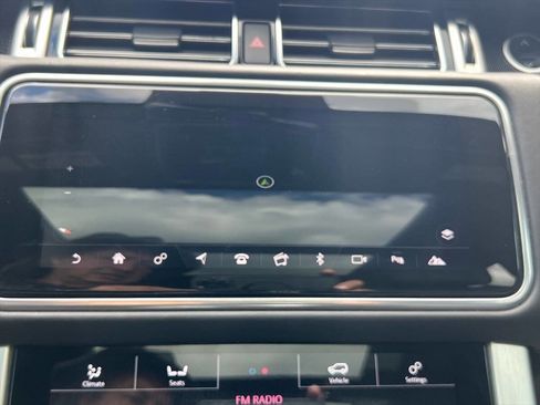 Used 2020 Land Rover Range Rover HSE image 14