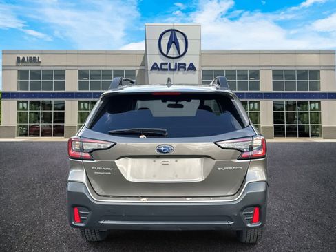Used 2022 Subaru Outback Premium image 4