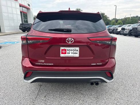 Used 2021 Toyota Highlander XSE AWD/4WD image 4