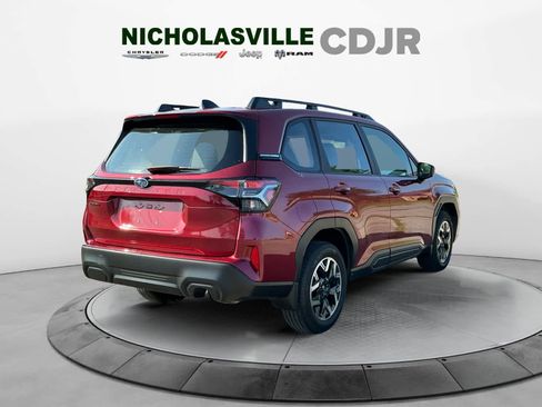 Used 2025 Subaru Forester AWD/4WD image 5