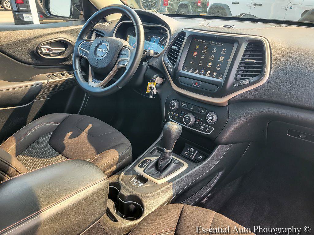 Certified 2017 Jeep Cherokee Latitude w/ Comfort & Sound Group FWD image 25
