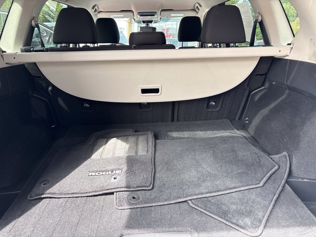 Certified 2026 Nissan Rogue SV AWD/4WD image 17