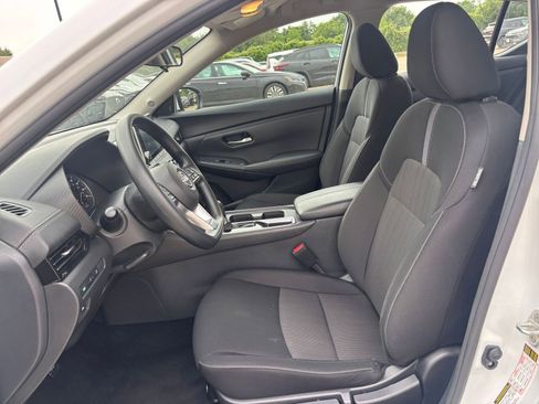 Used 2025 Nissan Sentra SV FWD image 24