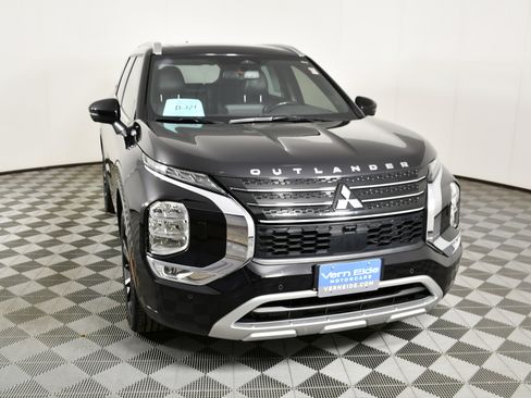 Used 2022 Mitsubishi Outlander SEL image 3