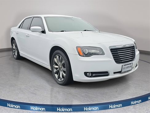 Used 2014 Chrysler 300 S image 4