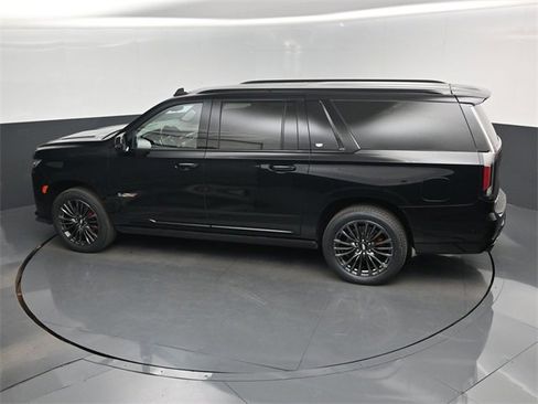 Used 2023 Cadillac Escalade ESV V image 54