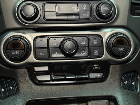 Used 2020 Chevrolet Suburban LT w/ Luxury Package AWD/4WD image 33