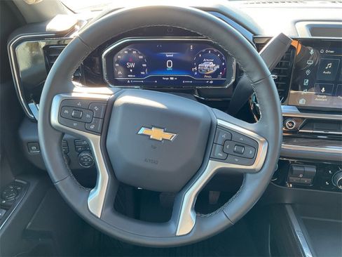 Used 2025 Chevrolet Silverado 2500 LT image 15