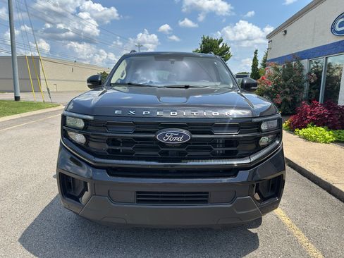 Used 2025 Ford Expedition Active AWD/4WD image 9