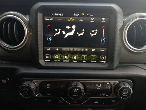 Used 2023 Jeep Gladiator Overland AWD/4WD image 4