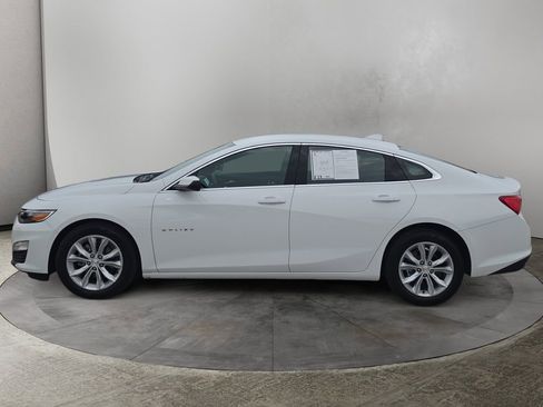 Used 2025 Chevrolet Malibu LT FWD image 2