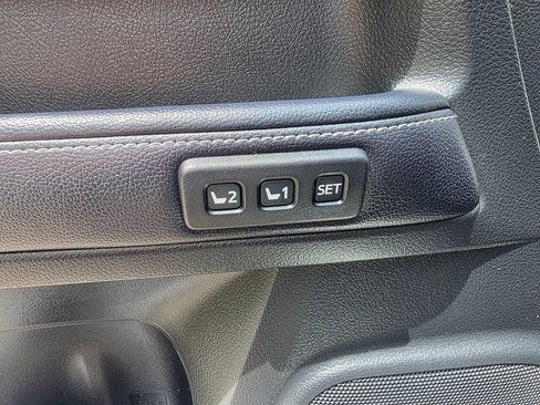 Used 2018 Toyota 4Runner Limited AWD/4WD image 11