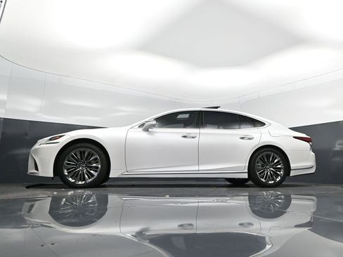 Used 2020 Lexus LS 500 w/ Interior Upgrade Package image 39