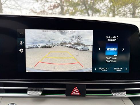 New 2025 Hyundai Elantra Limited image 21