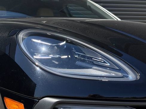 Certified 2022 Porsche Macan AWD/4WD image 12